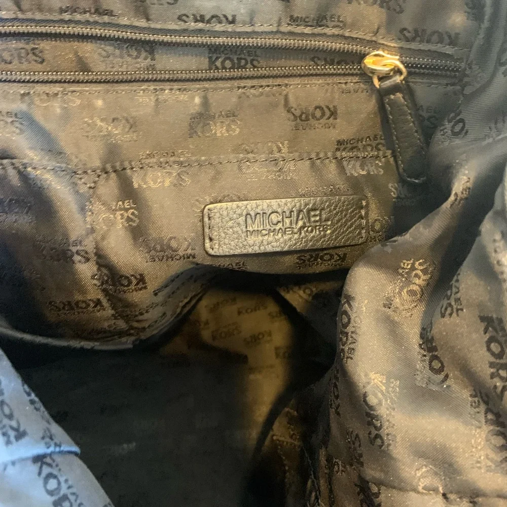 Michael Kors black and gold purse - Picture 4 of 6